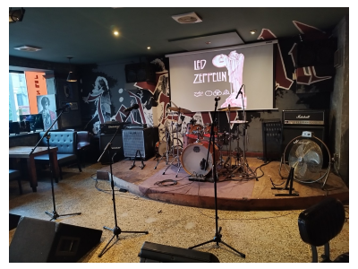 Quán pub Led Zeppelin – Thổi bùng đêm Đại học Keimyung với âm nhạc và cocktail cực chất!
