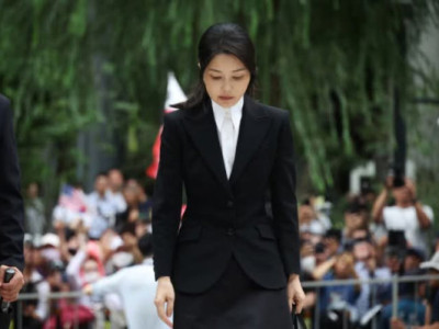 LẦN ĐẦU TRONG LỊCH SỬ HÀN QUỐC Cả cựu tổng thống và cựu phu nhân tổng thống bị ra lệnh bắt giam