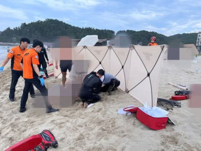 Trưa qua tại bãi biển (강원도 양양군 하조대 해수욕장)... cô gái độ tuổi 20 xuống cứu người bị sóng c..uốn, nhưng sau đó chính cô lại không thể trở về