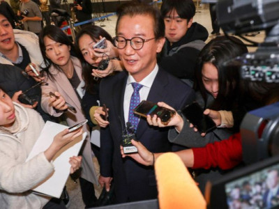 Vụ bê bối hối lộ của Giáo hội Thống nhất làm rung chuyển chính phủ Lee.