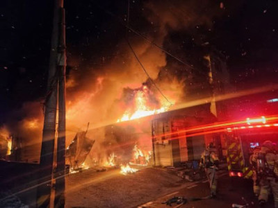 Khoảng hơn 4 giờ sáng nay xảy ra vụ tại một ký túc xá của công nhân người nước ngoài ở 영암... 10 người đã kịp s:ơ t:án.