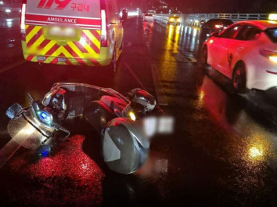 ĐƯỜNG TRƠN DO MƯA , MỌI NGƯỜI CẦN CHÚ Ý CẨN THẬN NHÉ.