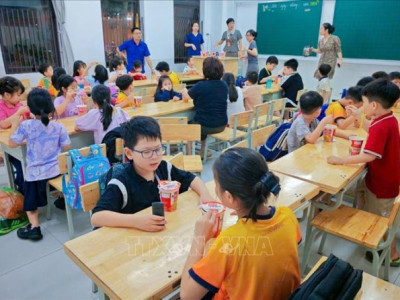 Mưa ngập sau bão số 10: Trường học linh hoạt học tập, đảm bảo an toàn cho học sinh