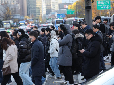 Cơ quan thời tiết tiểu bang cho biết đợt không khí lạnh kéo dài trên toàn quốc trong nhiều ngày cho đến thứ Tư dự kiến sẽ giảm bớt vào cuối tuần này. Cục Khí tượng Hàn Quốc (KMA) cho biết nhiệt ?