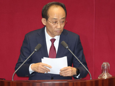 Quốc hội thông qua động thái bắt giữ cựu lãnh đạo PPP vì cáo buộc liên quan đến thiết quân luật