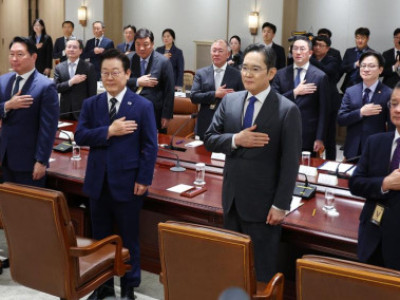 Các tập đoàn hàng đầu công bố khoản đầu tư lớn trong nước khi bất ổn về thuế quan được giải quyết