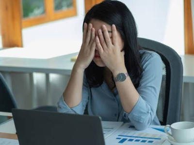 “Hỏi ‘tan ca rồi làm gì?’, dân văn phòng trả lời ‘tôi đi khám tâm thần’”