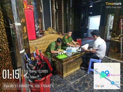 Công an đột kích quán karaoke Bến Thượng Hải lúc 1h sáng, phát hiện bí mật liên quan 21 thiếu nữ "chưa đủ 18 tuổi"